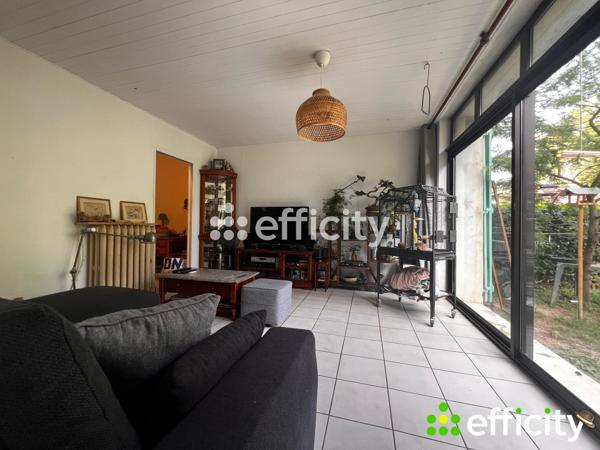 Immeuble
         15 pièces
        - 269 m² Exclusivité 500 000 € *