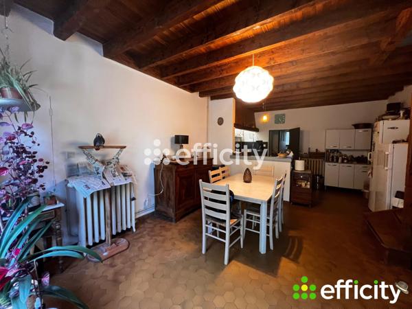 Immeuble
         15 pièces
        - 269 m² Exclusivité 500 000 € *