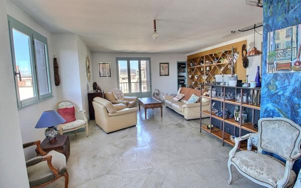 Appartement à vendre    2 pièces • 75 m2 Marseille 2