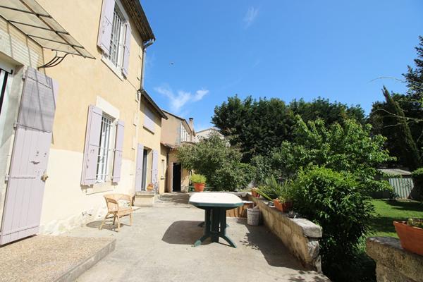 Maison Provençale à Vendre à Avignon - 4 Pièces, 80 m², Jardin et Garage