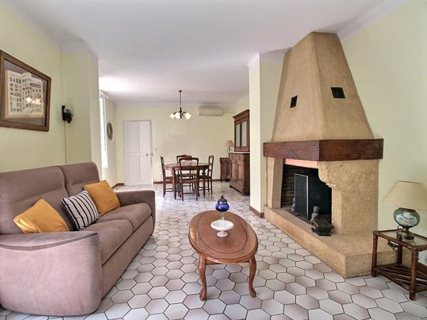 Maison Provençale à Vendre à Avignon - 4 Pièces, 80 m², Jardin et Garage
