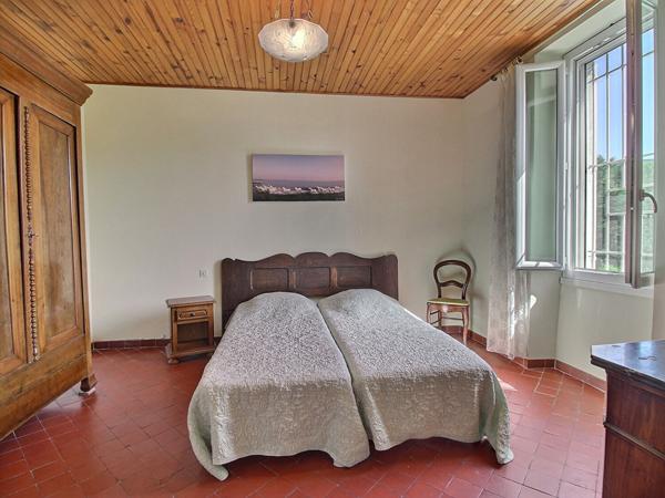Maison Provençale à Vendre à Avignon - 4 Pièces, 80 m², Jardin et Garage