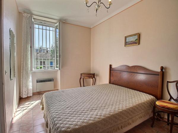 Maison Provençale à Vendre à Avignon - 4 Pièces, 80 m², Jardin et Garage