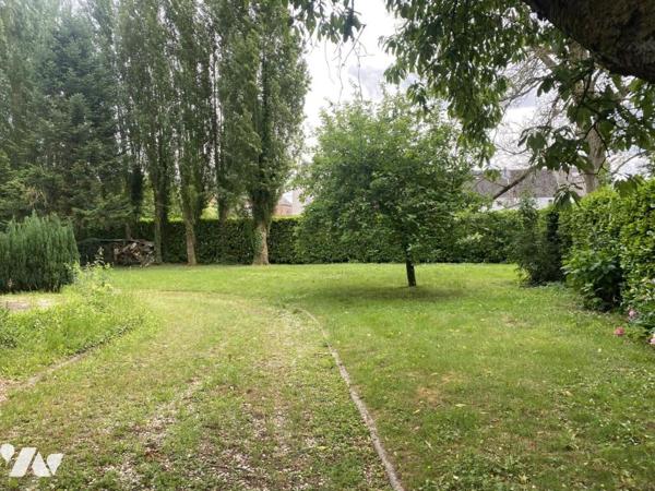 PAVILLON SUR SOUS-SOL 4CHS- GARAGES- TERRAIN