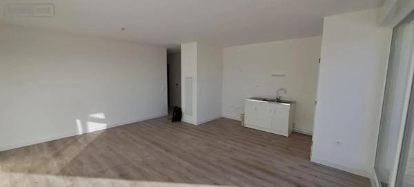 Location - Appartement Rivery 80136 77 m 2
