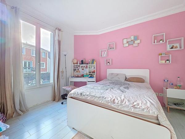 MAISON ANCIENNE 4 CHAMBRES  AVEC JARDIN