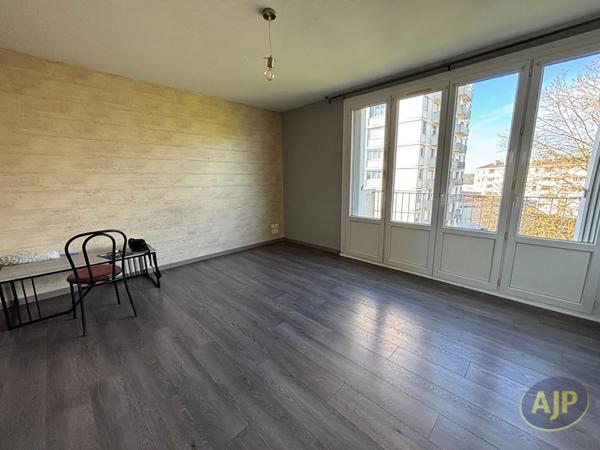 Location appartement Cholet : 670 € - AJP Immobilier Cholet