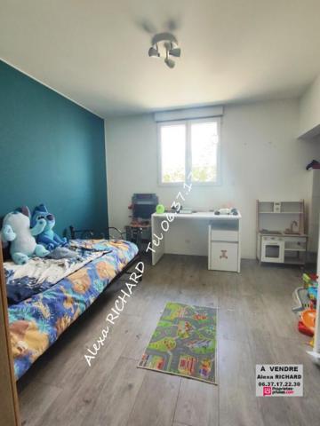 Maison  à vendre de 11 pièces 8 chambres  218 m2 avec piscine ensemble immobilier
