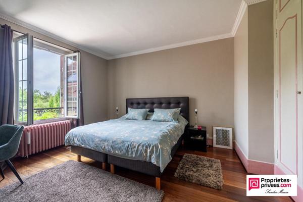 Élégante maison de 236 m² sur un terrain de 1 400 m²