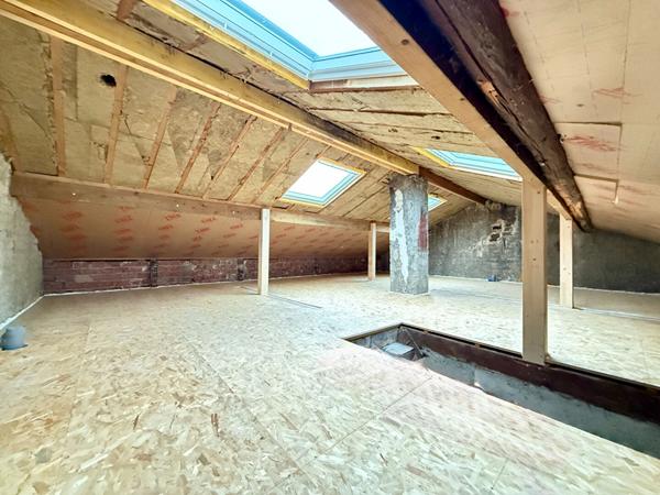 Duplex à aménager avec parking