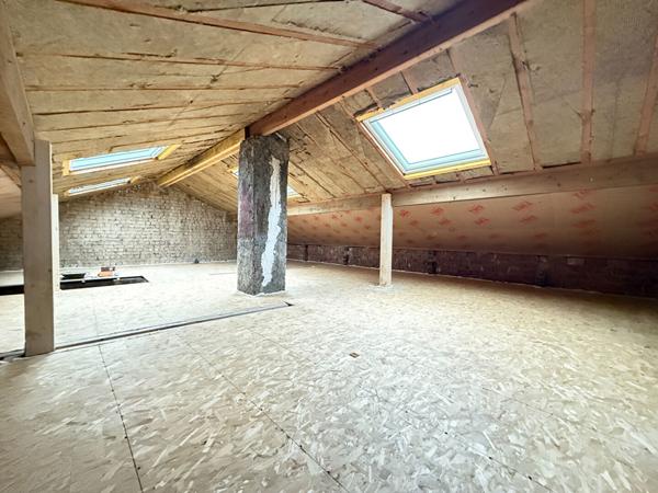 Duplex à aménager avec parking