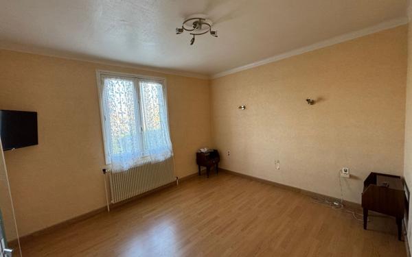 Maison à vendre    6 pièces • 121 m2 Conches-en-Ouche