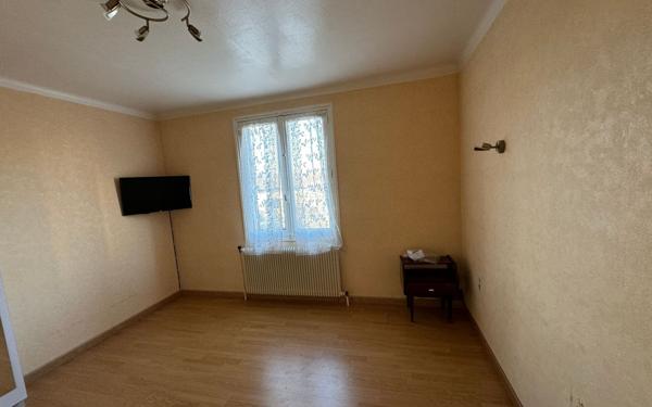 Maison à vendre    6 pièces • 121 m2 Conches-en-Ouche