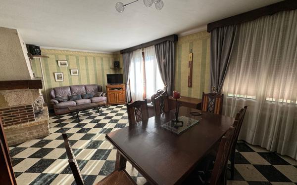 Maison à vendre    6 pièces • 121 m2 Conches-en-Ouche