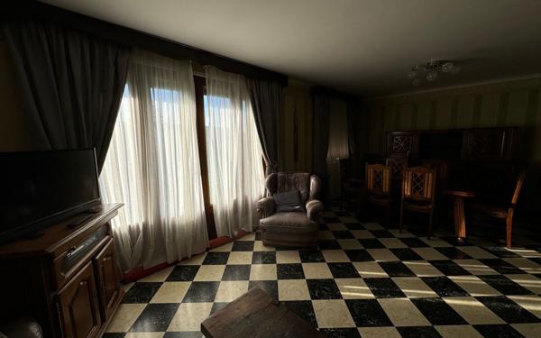 Maison à vendre    6 pièces • 121 m2 Conches-en-Ouche