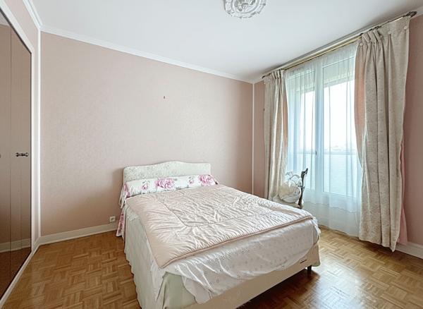 Appartement 4 pièces à vendre au 6ème étage en plein centre-ville de Melun