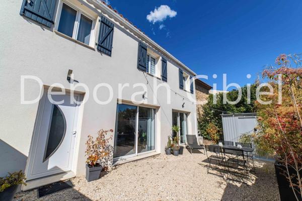 Maison cinq pièces  avec jardinet