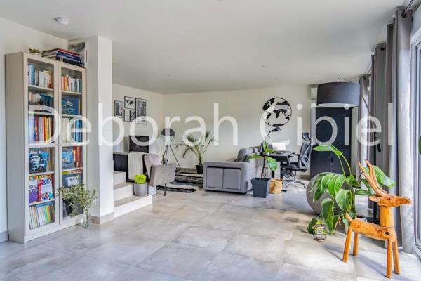 Maison cinq pièces  avec jardinet