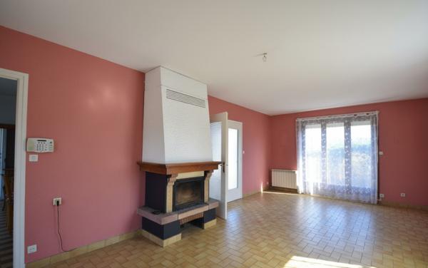 Maison à vendre à Chazay d'Azergues - 4 chambres, piscine et jardin
