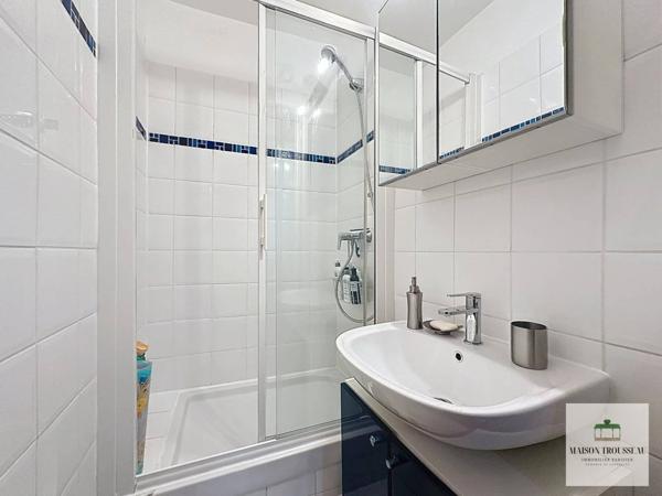 Charmant trois-pièces lumineux avec cachet de l’ancien