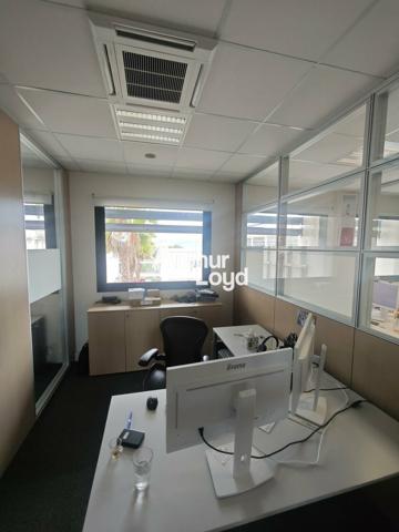 A LOUER BUREAUX DE 190M² + 7 PLACES DE PARKING EN PARFAIT ETAT AVEC VUE DEGAGEE SUR ST PAUL DE VENCE