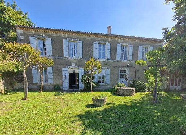 Ancienne maison de ville Valence sur baise