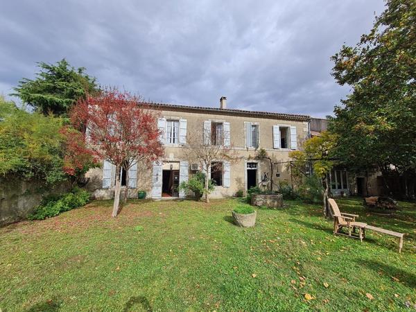 Ancienne maison de ville Valence sur baise