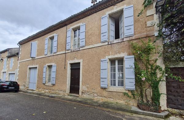 Ancienne maison de ville Valence sur baise