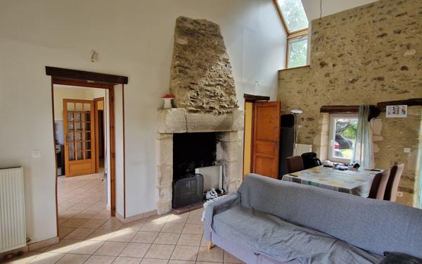 Maison à vendre    4 pièces •  Mortrée