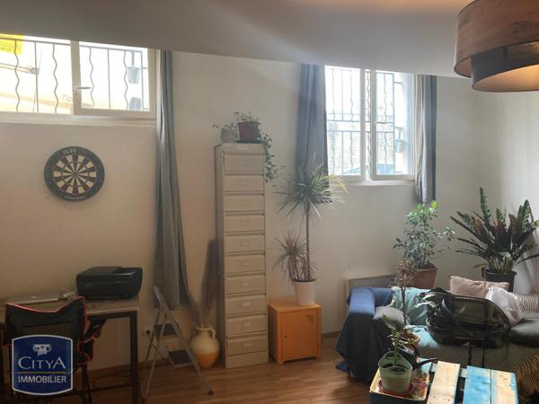 Appartement à louer 1 pièce 64m²