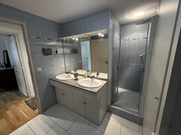 Transaction immobilière  RARE – La Rochelle - T4 de 100 m² - Avec terrasse et garage