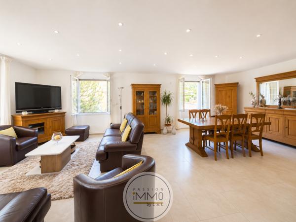 Villa 5 pièce(s) 4 chambre(s) 150 m²