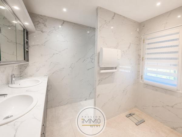 Villa 5 pièce(s) 4 chambre(s) 150 m²