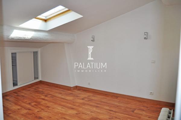 Duplex 87 m² avec terrasse – Centre historique de Sisteron