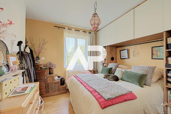 Maison Rueil Malmaison 5 pièce(s) 105m² 745 000 € **  - Référence  20037