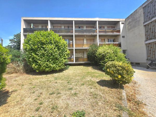 MARIGNANE – Studio rénové avec jardin, balcon et sous-sol de 32,70 m² offrant un fort potentiel !