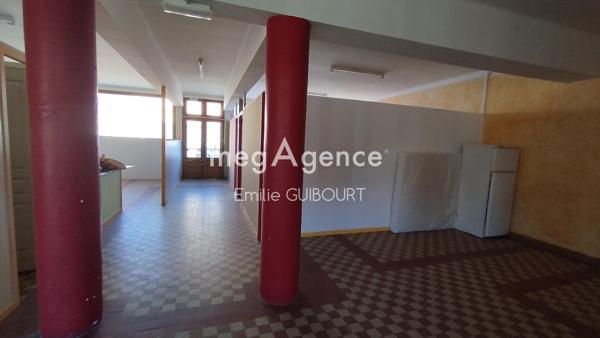 Immeuble à PAMIERS, 09100 - 300m²
