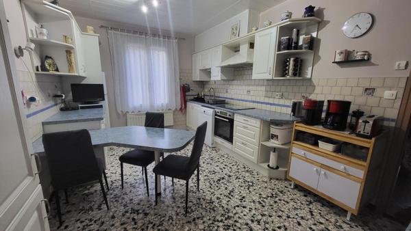 Maison avec jardin et garage
