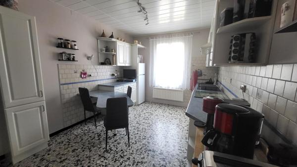 Maison avec jardin et garage