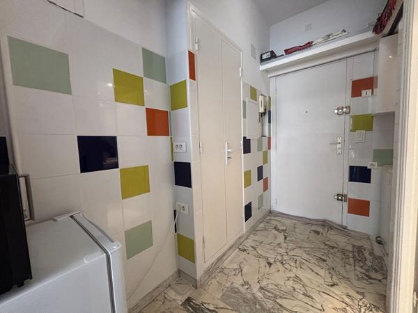 HYERES Centre ville - T1 19.6 m2- Ascenseur
