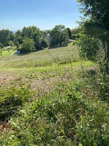 Ruelle. Terrain 2858 m² avec CU
