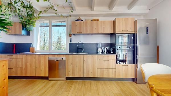 Appartement
         5 pièces
        - 132 m² 349 000 € *