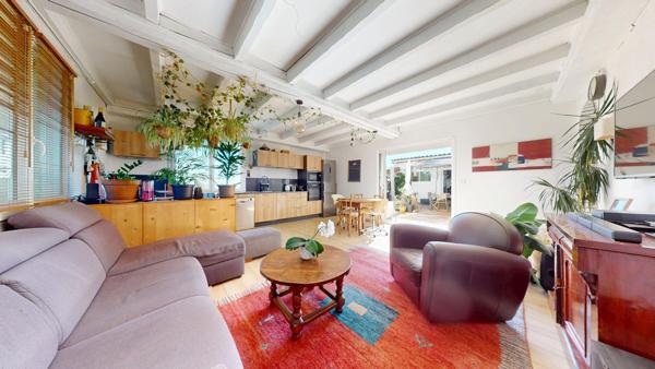 Appartement
         5 pièces
        - 132 m² 349 000 € *
