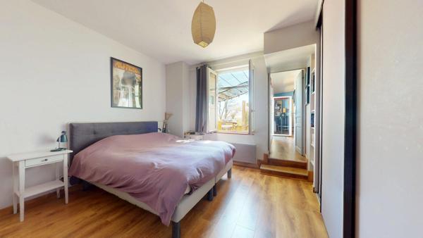 Appartement
         5 pièces
        - 132 m² 349 000 € *