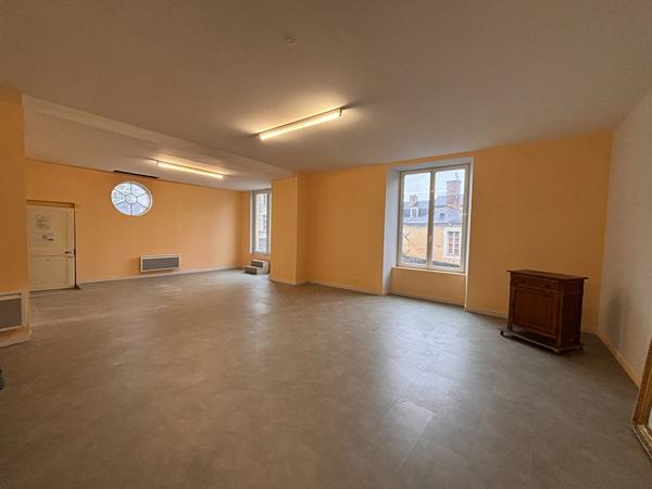 LA FLÈCHE CENTRE-VILLE IDÉAL INVESTISSEUR  T5 : 85m²