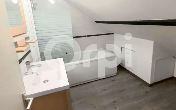 Maison à louer    2 pièces •  Crépy-en-Valois