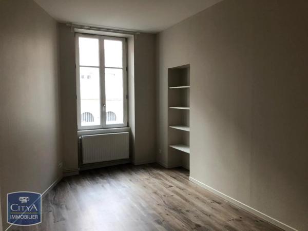 Appartement à louer 2 pièces 65.81m²