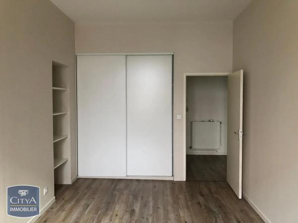 Appartement à louer 2 pièces 65.81m²