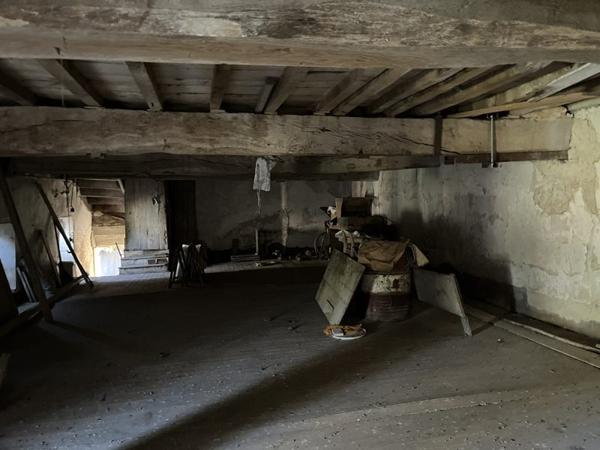 Maison 56 000 € Mirambeau 5 p 300 m² DPE