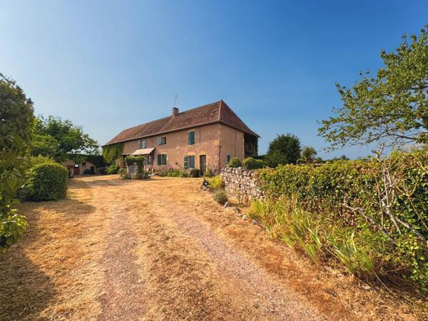 Maison à vendre 5 pièces proche de LA CLAYETTE (71) - 165 m² - 4 chambres - dépendances - terrain de 1087 m²